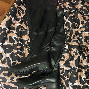 NWT 10WW Torrid Black Over the Knee Boots